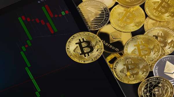 Read more about the article Экономист Алекс Крюгер: биткоин никогда не упадёт ниже $60 000