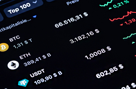 Read more about the article Дело о стейблкоине: КС рассмотрит иск владельца USDT