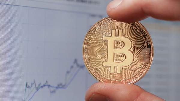 Read more about the article Альфа-банк тестирует сервис торгов криптовалютой на небольшом числе инвесторов